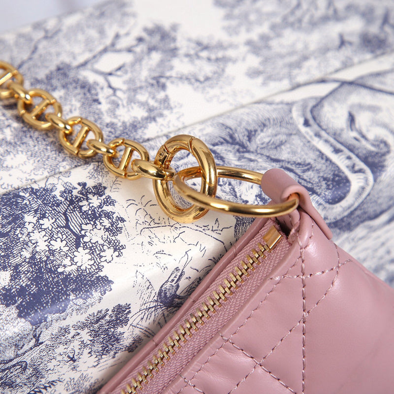 Dragons Bags Detail