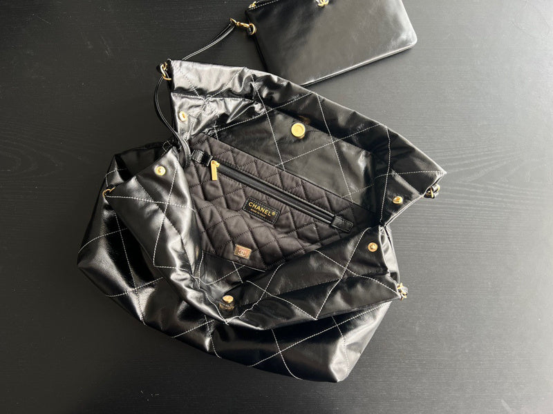 Dragons Bags Detail