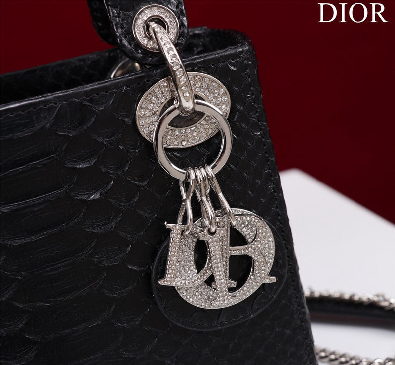 Dragons Bags Detail
