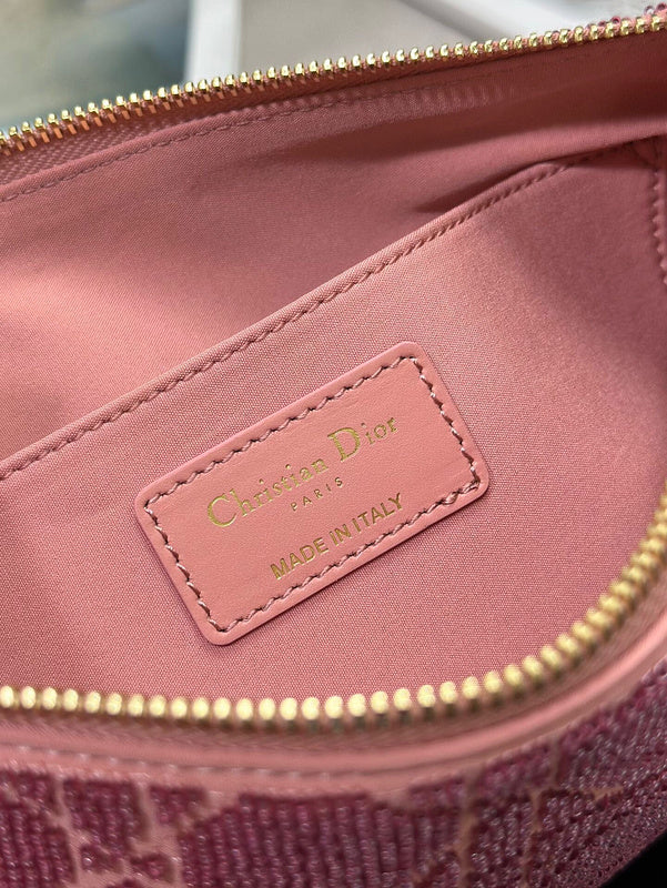 Dragons Bags Detail