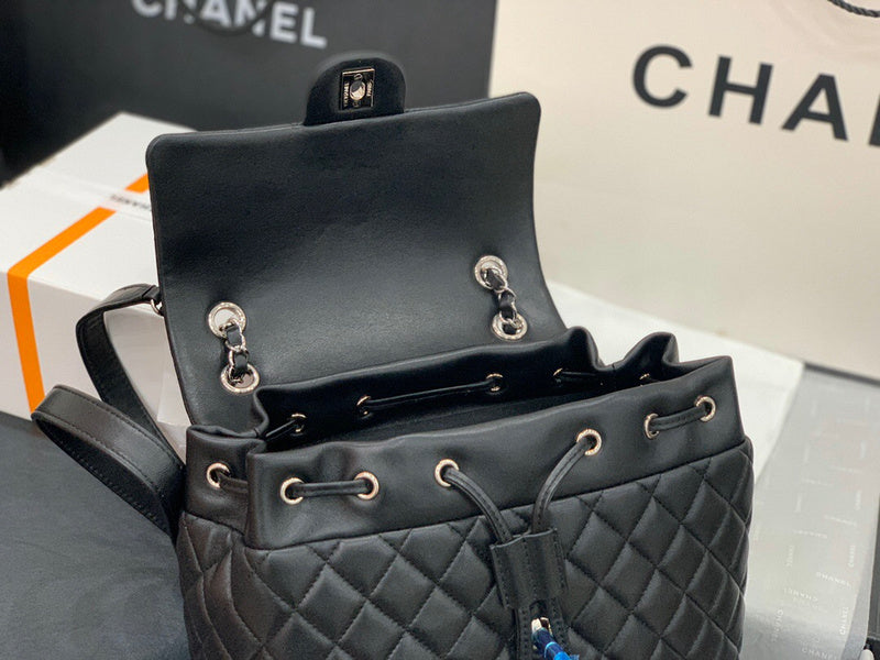 Dragons Bags Detail