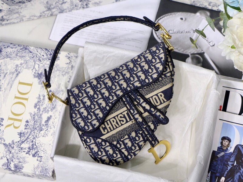 Dragons Bags Detail