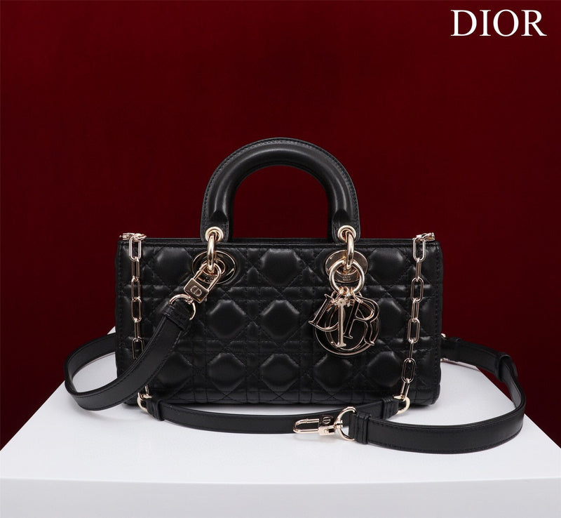 Dragons Bags Detail