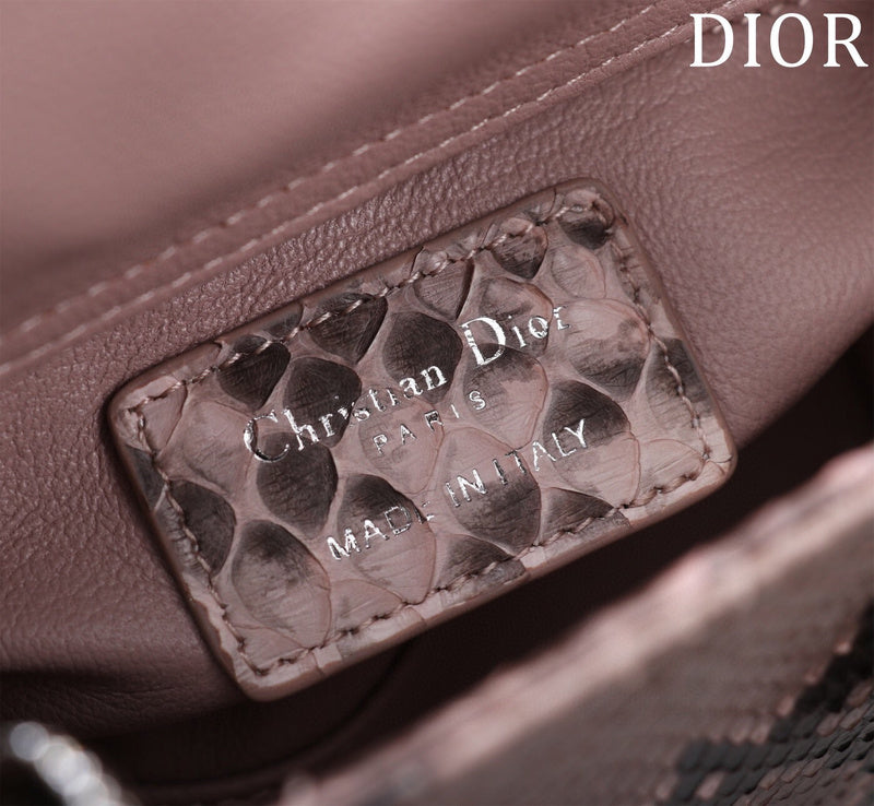 Dragons Bags Detail