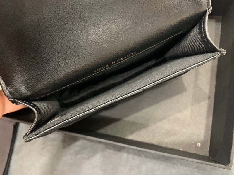Dragons Bags Detail