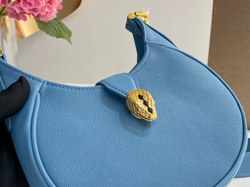 Dragons Bags Detail