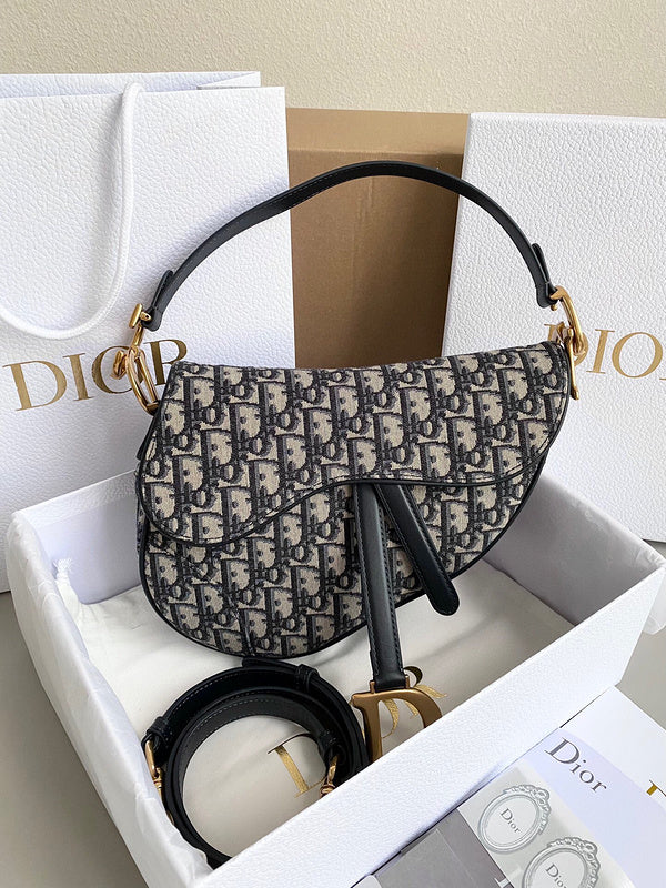 Dragons Bags Detail
