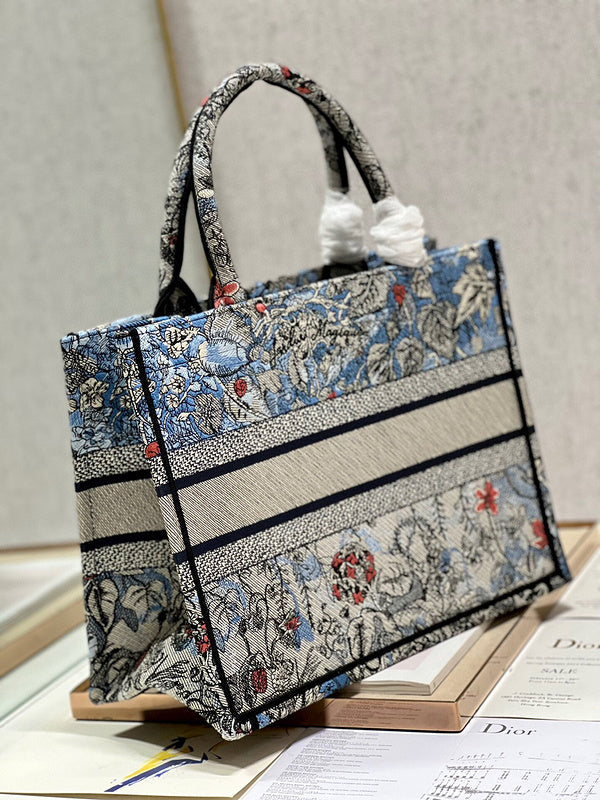 Dragons Bags Detail