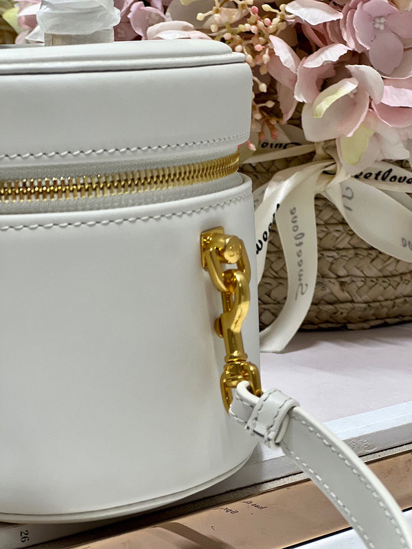 Dragons Bags Detail