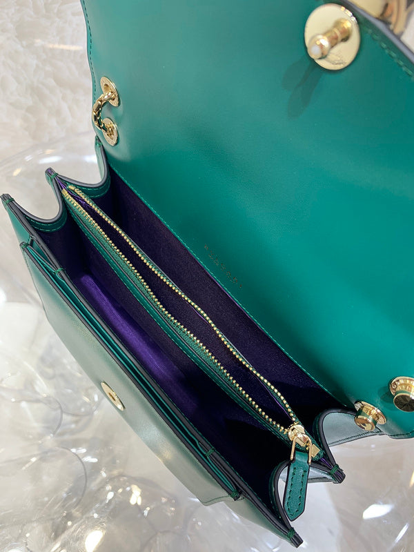Dragons Bags Detail