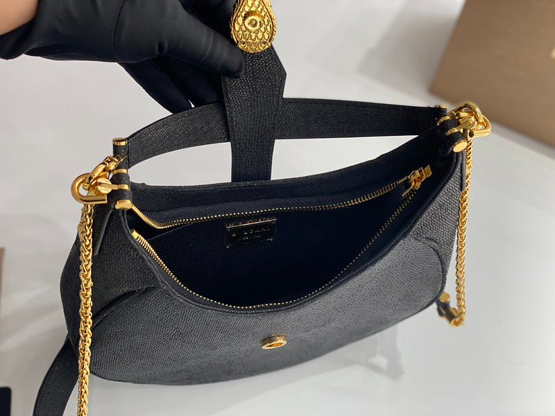 Dragons Bags Detail