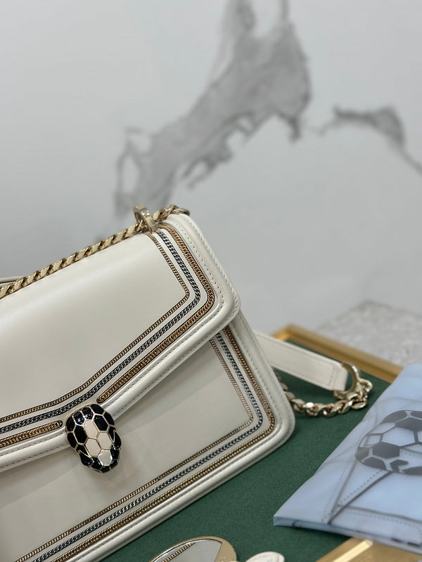 Dragons Bags Detail