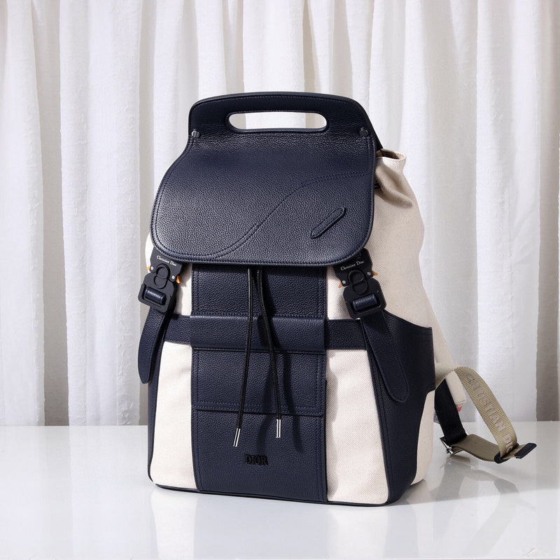 Dragons Bags Detail
