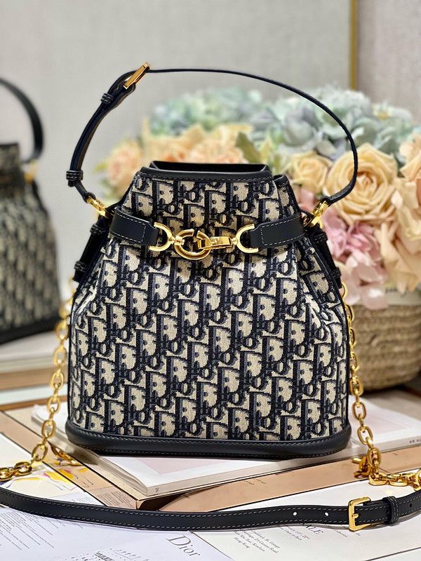 Dragons Bags Detail
