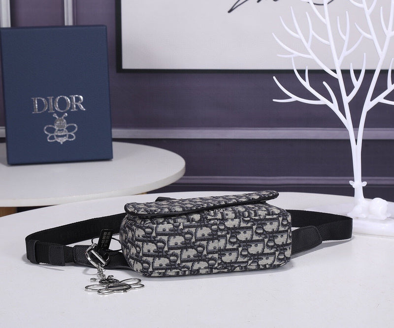 Dragons Bags Detail