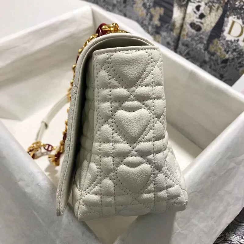 Dragons Bags Detail