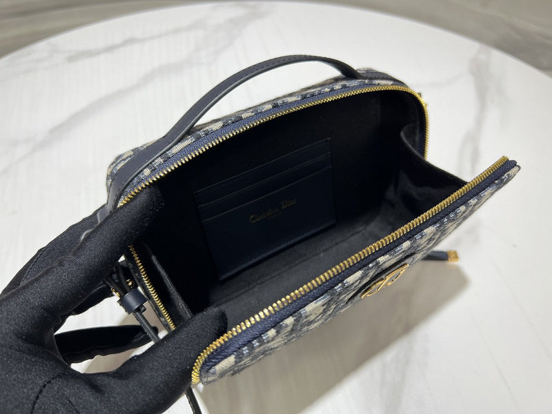 Dragons Bags Detail