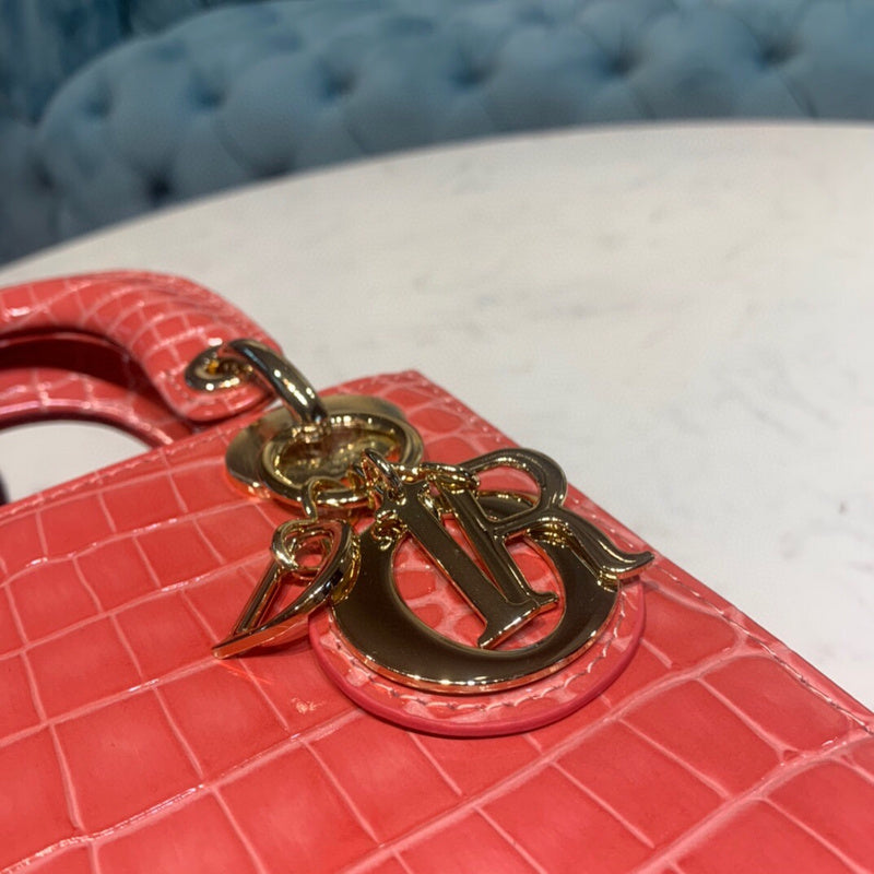 Dragons Bags Detail