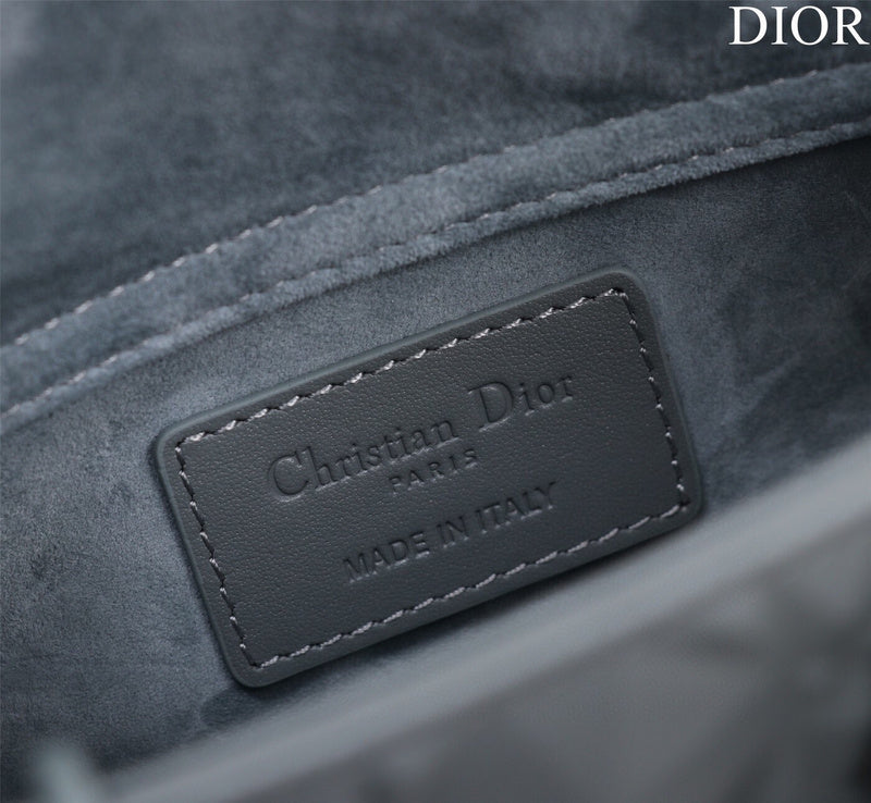 Dragons Bags Detail