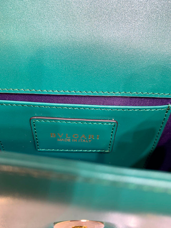 Dragons Bags Detail