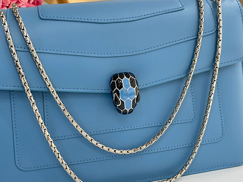 Dragons Bags Detail