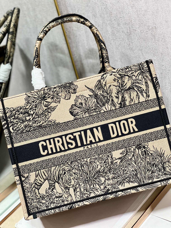 Dragons Bags Detail