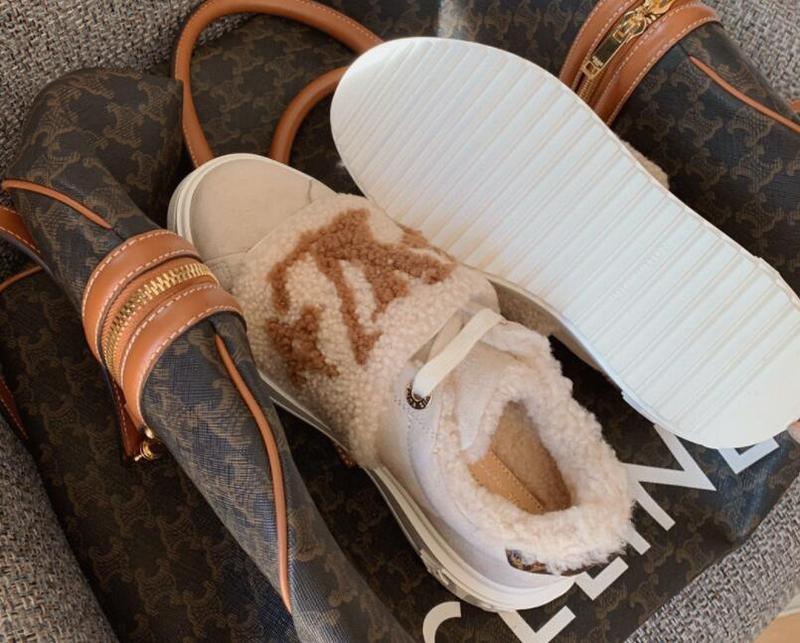Dragons Bags Detail