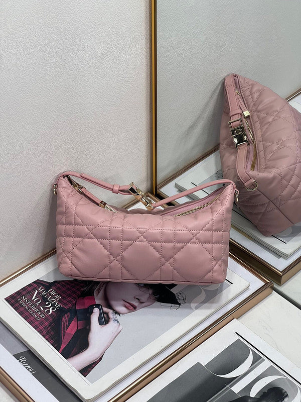 Dragons Bags Detail