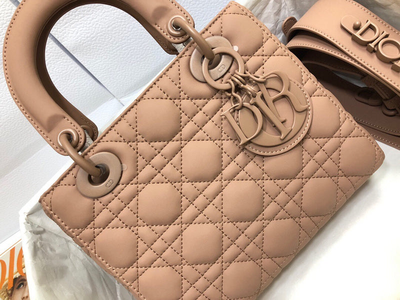 Dragons Bags Detail