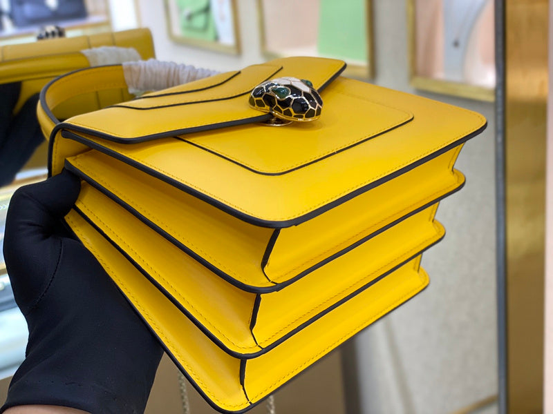 Dragons Bags Detail