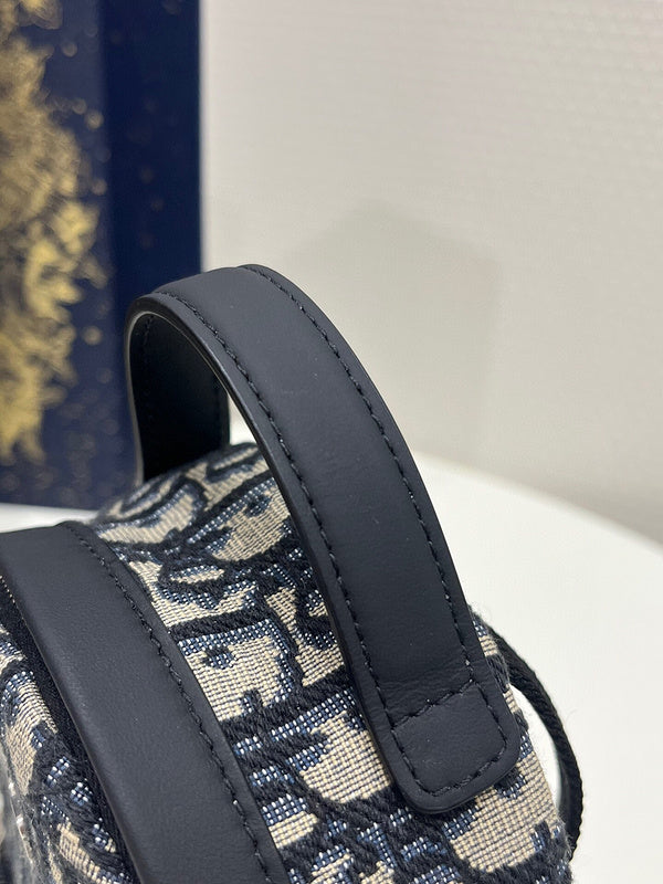 Dragons Bags Detail