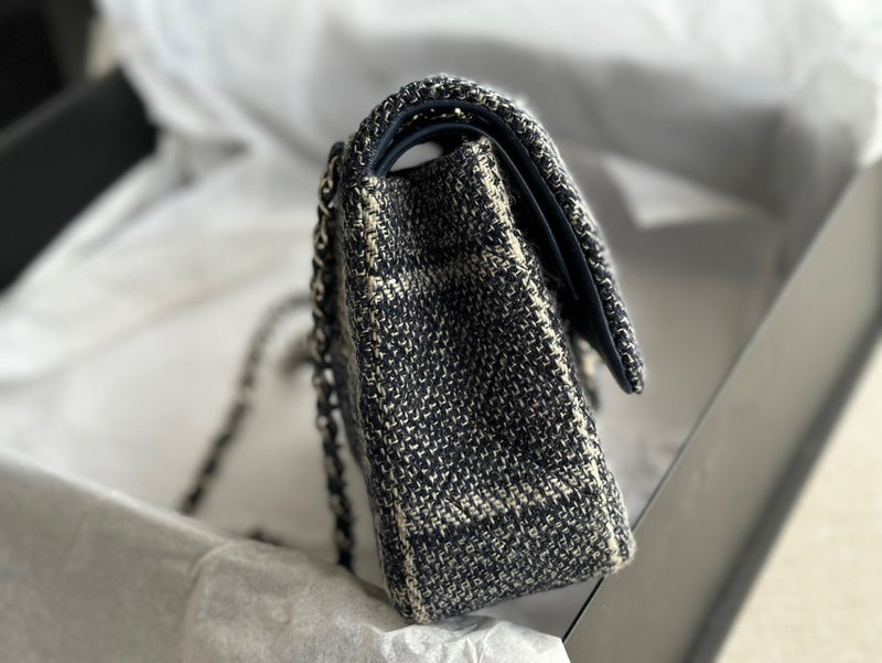 Dragons Bags Detail