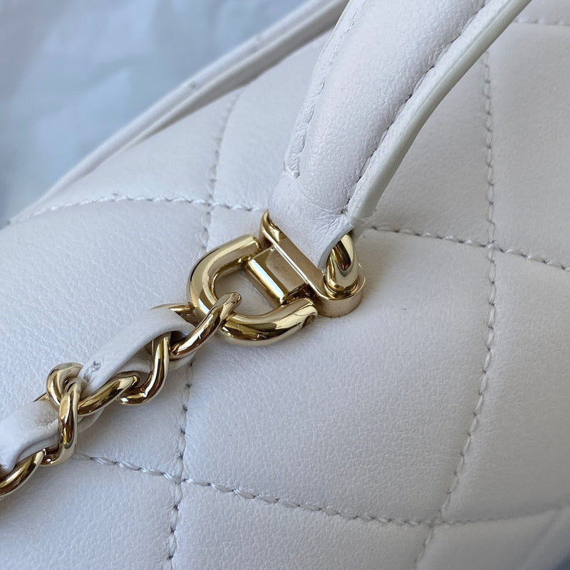 Dragons Bags Detail
