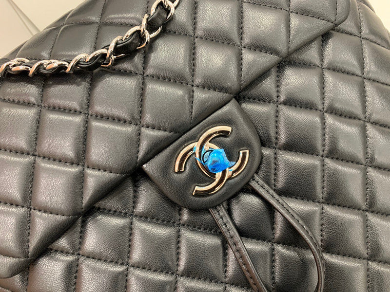 Dragons Bags Detail