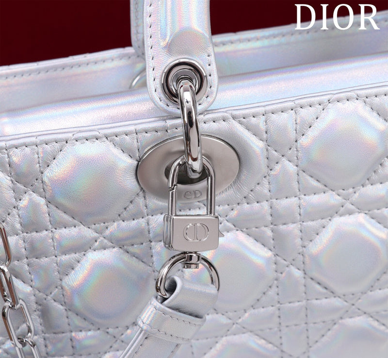 Dragons Bags Detail