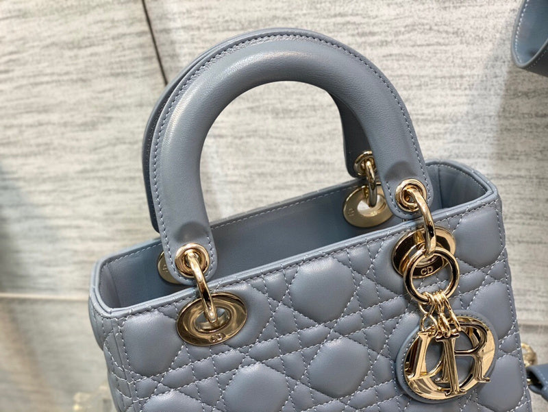 Dragons Bags Detail