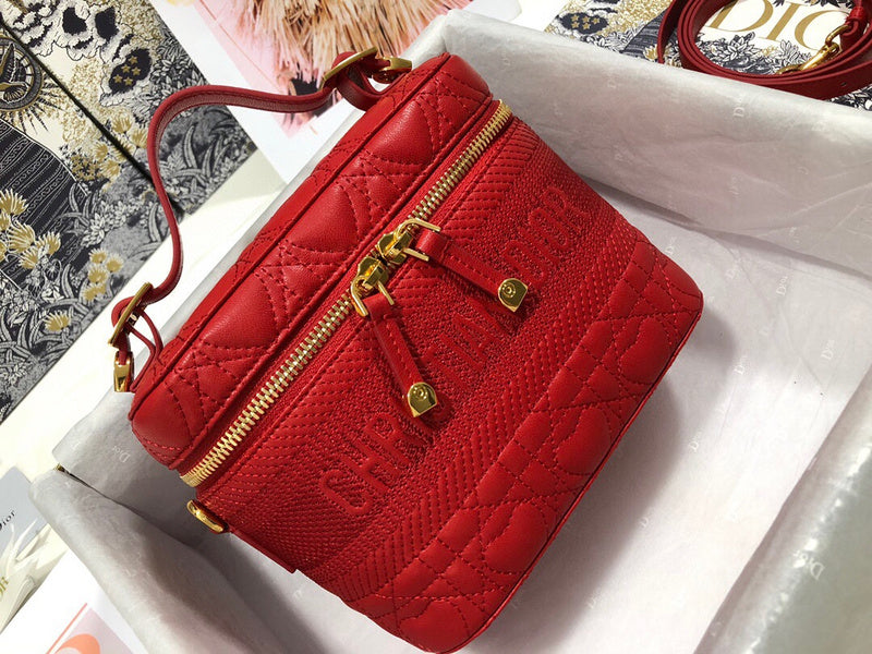 Dragons Bags Detail
