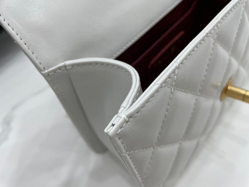 Dragons Bags Detail