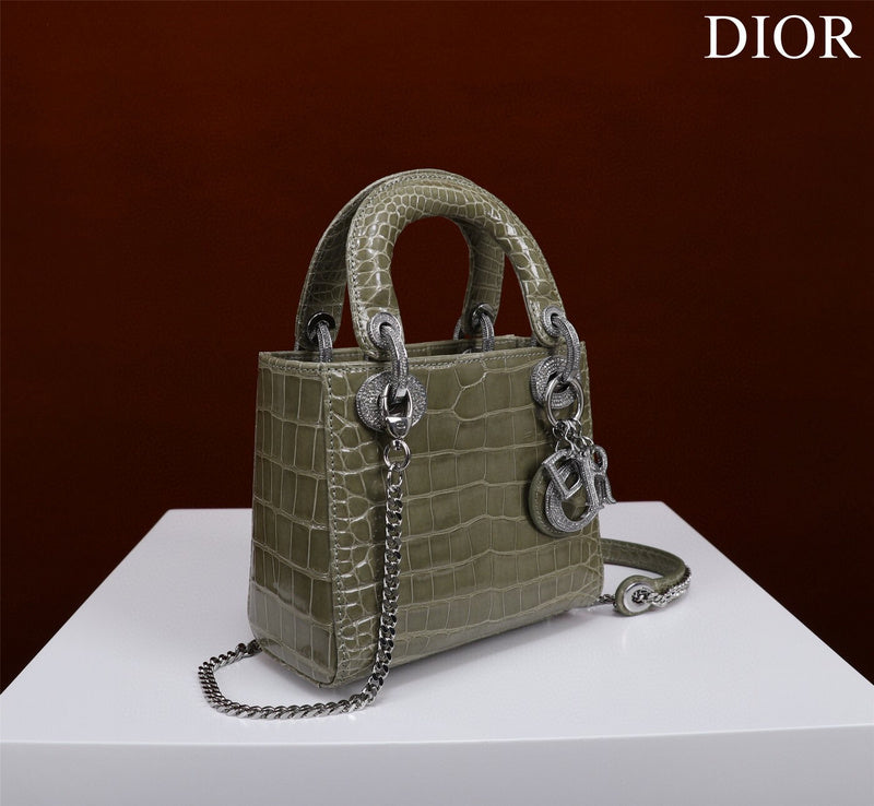 Dragons Bags Detail