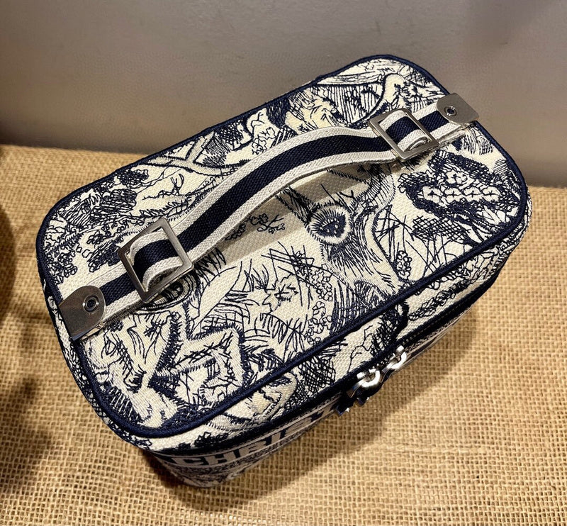 Dragons Bags Detail