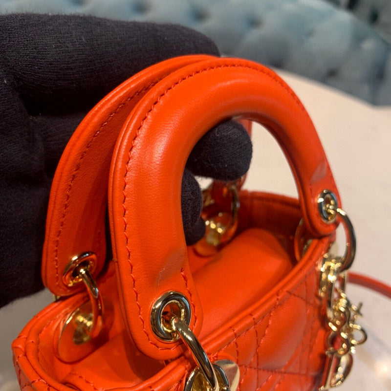 Dragons Bags Detail