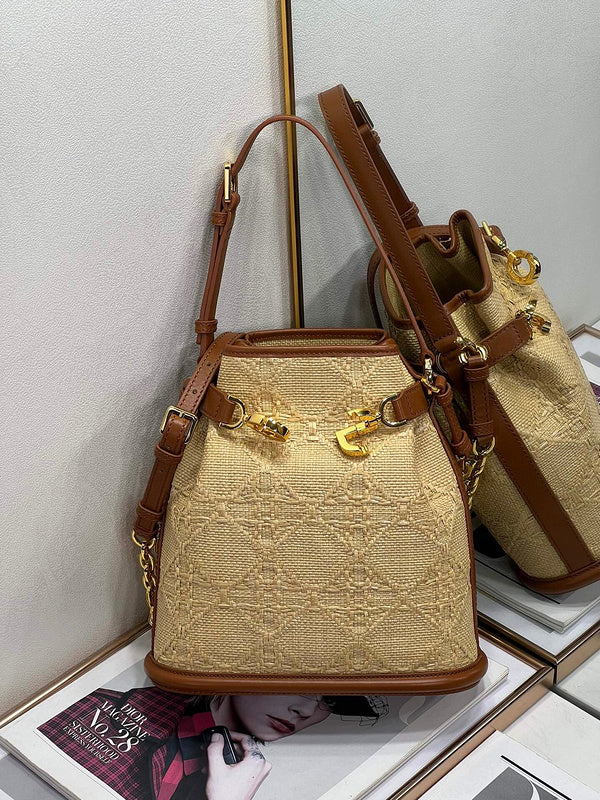 Dragons Bags Detail