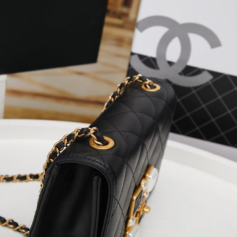 Dragons Bags Detail