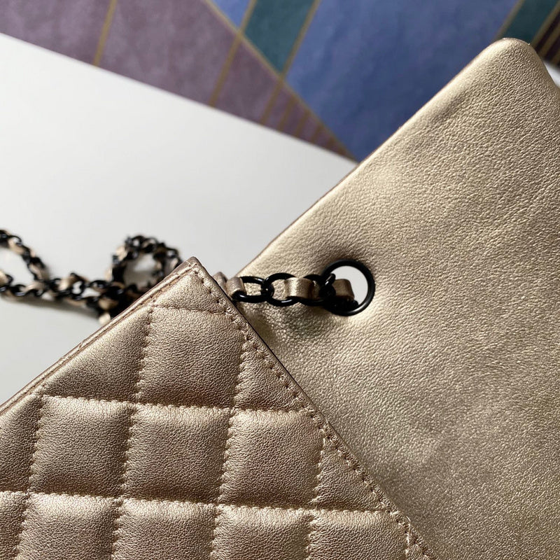 Dragons Bags Detail