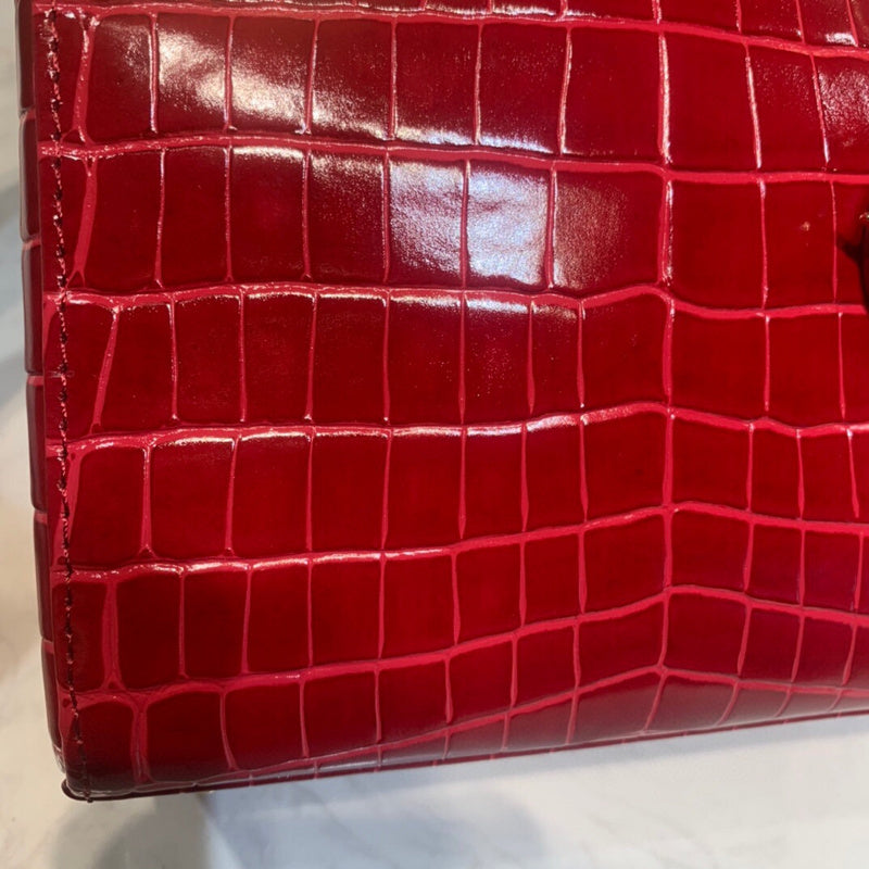 Dragons Bags Detail