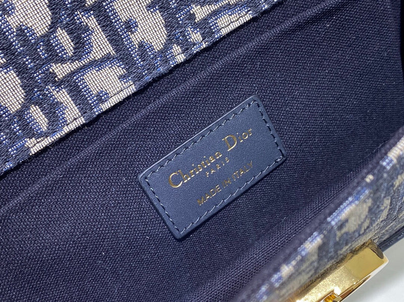 Dragons Bags Detail