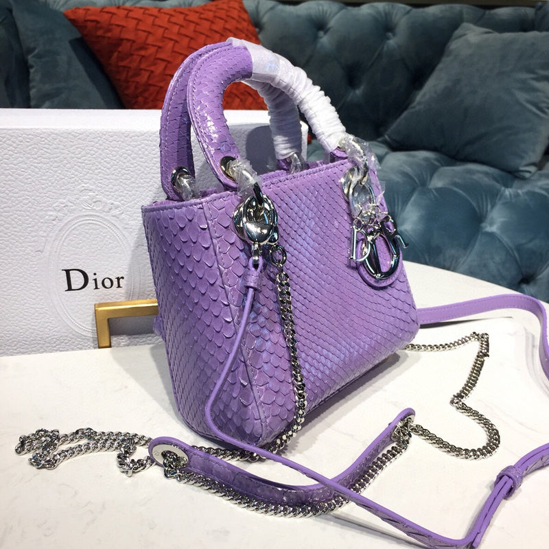 Dragons Bags Detail