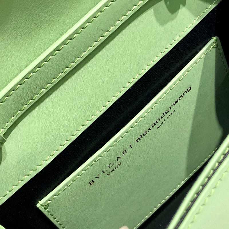 Dragons Bags Detail