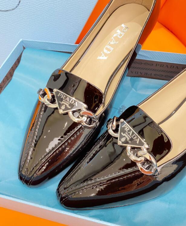 Dragons Bags Detail