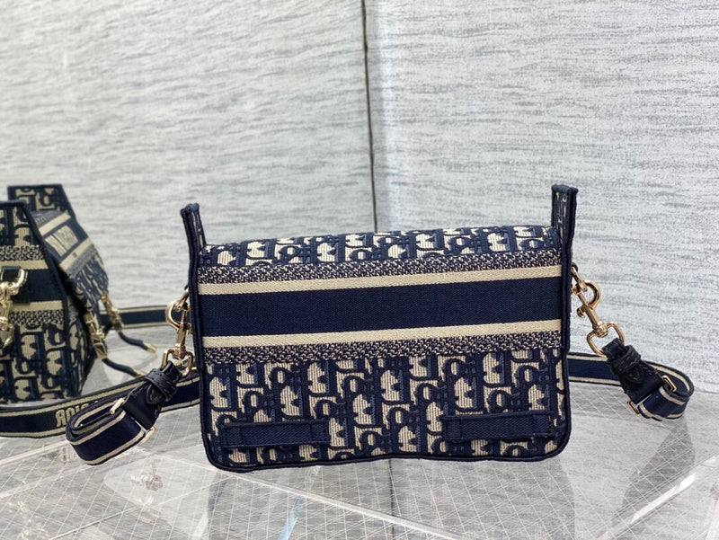Dragons Bags Detail